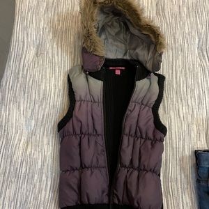 Girls winter vest with furry hood by Takeout
